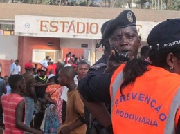 В Анголе из-за давки перед футбольным матчем погибли минимум 17 человек