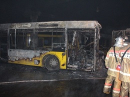 В Киеве горел автобусный парк