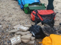 На побережье Великобритании обнаружено более трехсот килограммов кокаина