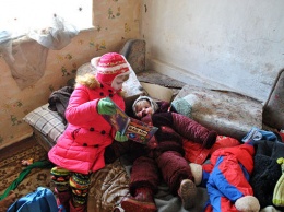 В Донецкой области две девочки едва не замерзли насмерть в собственном доме