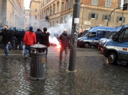 В Генуе антифашисты подрались с полицией