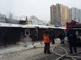 В результате пожара на радиорынке в Киеве сгорел один павильон