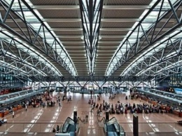 Аэропорт в Гамбурге эвакуировали из-за распыления перцового газа, - пожарные