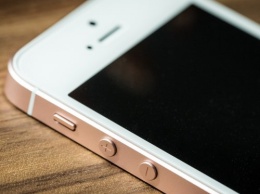 Приемником iPhone SE станет гаджет со стеклянным корпусом