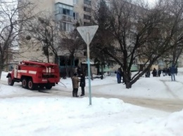 На Харьковщине из-за горящего обогревателя спасатели эвакуировали семнадцать человек (ФОТО)