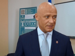 Труханов запретил «вступительные взносы» в школах города