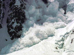 Из-за схода лавины во французских Альпах погибли 4 туристов