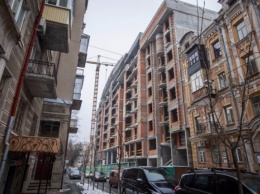 «Троещина» в центре Киева: кто застраивает Сенной рынок
