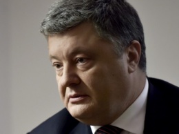 П. Порошенко поздравил Литву: Украина чувствует дружеское плечо