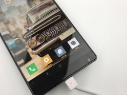 Глава Xiaomi рассекретил новый безрамочный Mi MIX