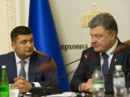 Гройсман решил, что может заменить Порошенко