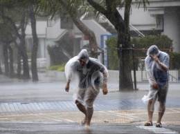 К Филиппинам приблизился мощный тайфун "Соуделор"