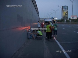 ДТП в Киеве: на Дарницком шоссе таксист на Daewoo Lanos протаранил VW Tiguan. ФОТО