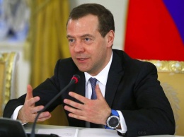 Дмитрий Медведев променял Apple Watch на «умные» часы для рыболовов