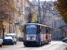 Во всех троллейбусах и трамваях Львова появилась возможность онлайн-оплаты проезда