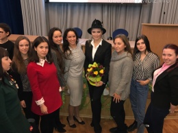 Лена Ленина прочитала лекцию о звездах студентам-журналистам