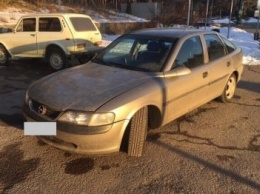 На Кировоградщине полицейские обнаружили сомнительную машину