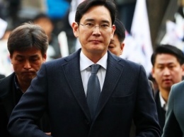 Арест вице-председателя Samsung не сокрушит бренд? - аналитики