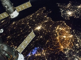 НАСА: экипаж МКС собрал первый космический урожай китайкой капусты