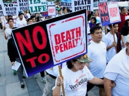Десятки тысяч католиков вышли против кампании Дутерте за смертную казнь