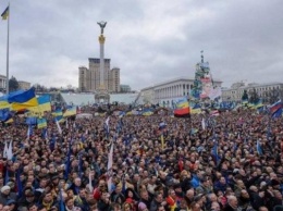 Годовщина расстрела Майдана: В Киеве началось шествие в честь памяти героев Небесной сотни