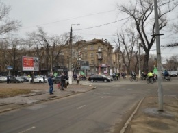 По Одессе проехала колонна велосипедистов (ВИДЕО, ФОТО)