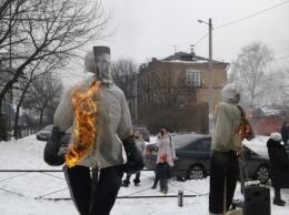 Митинг в защиту леса в Быковне завершился сожжением чучела Кличко