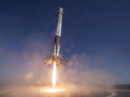 SpaceX отменила запуск ракеты-носителя Falcon 9 за несколько секунд до старта