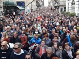 На Мальте тысячи людей вышли на улицы "в защиту демократии и свободы"