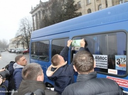 Николаевские маршрутчики начнут бесплатно перевозить участников АТО