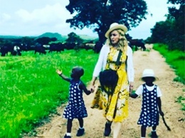 Мадонна неожиданно попала в скандал из-за удочерения девочек-африканок