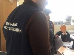 Сотрудник райгосадминистрации на Луганщине попался на взятке
