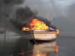 В Якутске погибли два человека в результате пожара на катере