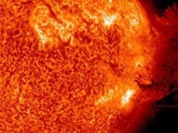 Земле угрожают магнитные бури из-за вспышки на Солнце