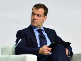 Медведев благодарит 4 миллиона своих подписчиков в Twitter