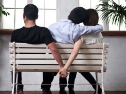 Социологи выяснили, что 55% замужних женщин имеют любовников