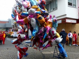 Начало карнавала в Германии проходит под порывами штормового ветра