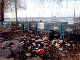 Запорожцы встречают весну горами мусора в живописных местах (ФОТОФАКТ)