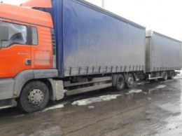 Угнанный в Италии прицеп грузовика обнаружили на границе Сумщины
