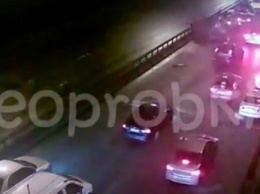 Опубликовано видео жуткого ДТП с кульбитом автомобиля в Киеве