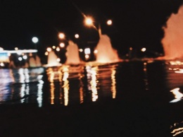 В сети появились фото ночных запорожских фонтанов