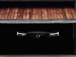 Volvo показало "кусочки" нового XC60 перед дебютом 7 марта