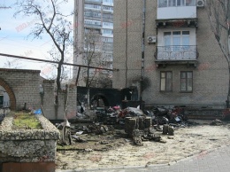 Хозяин сгоревшего в центре Бердянска павильона освобождает площадь