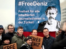 Глава МИД Германии призывает Турцию освободить журналиста Дениза Ючеля