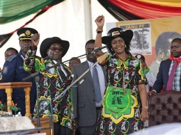 2 млн. долларов на празднование и куртка с собственным портретом: президент Зимбабве отметил свое 93-летие