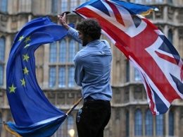 Британия вводит рабочие визы еще до полного выхода из ЕС - СМИ