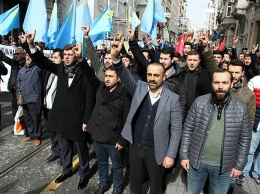 В Стамбуле полиция выставила заграждение перед митингом меджлисовцев