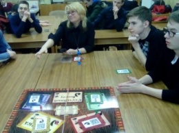 Самарская игра "Время читать" покоряет ялтинских школьников