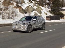 Новый кроссовер Jaguar E-Pace замечен в итальянских Альпах
