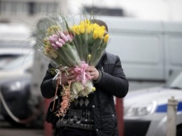 В Евпатории автомобилисты подарят женщинам автооткрытку к 8 марта